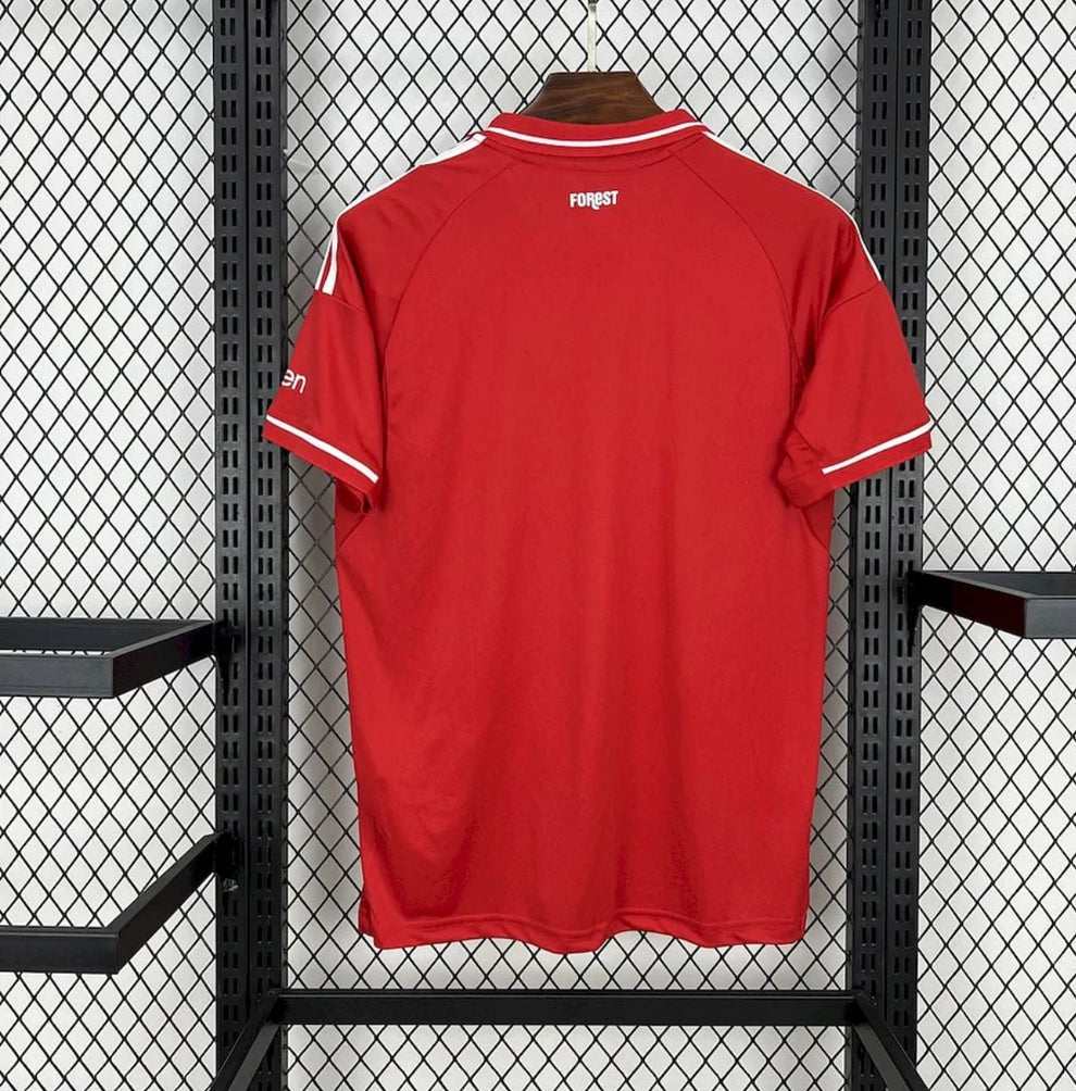 Nottingham Forest domicile 2025-2026