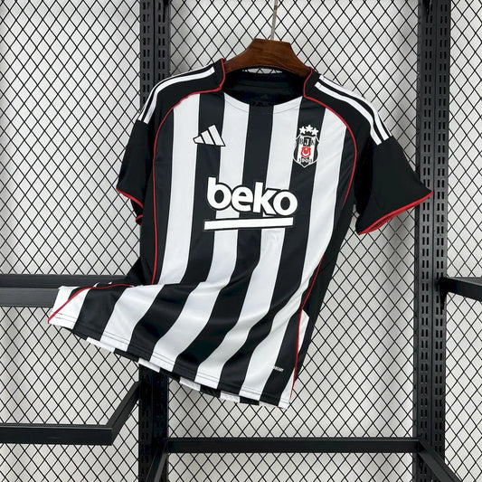 Besiktas extérieur 2025-2026