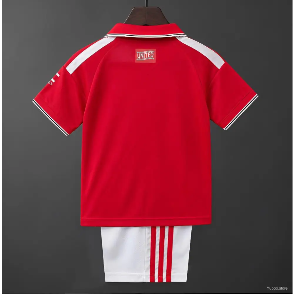 Ensemble short Manchester United domicile 2026-2027